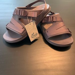 Chaco Chillos Sport Sandals, size 9, sparrow (purple), NIB
